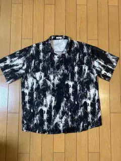 黒白抽象模様 半袖シャツ