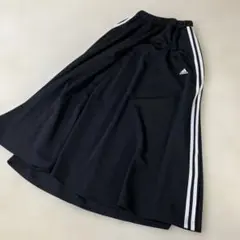 adidas ブラック フレアスカート