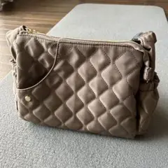 ショルダーバッグ　ナイロン製　ベージュ