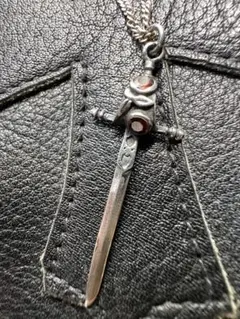 正規品◆Ugo Cacciatori◆シルバーリーフネックレス 正規品◇Ugo Cacciatori◇シルバーリーフネックレス