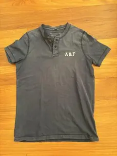 アバクロ　ロゴワンポイント半袖Tシャツ　サイズM