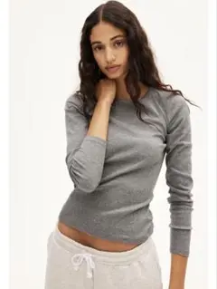 H&M リブジャージートップス