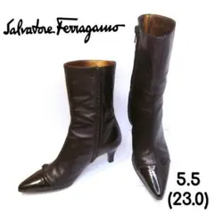 Salvatore Ferragamo ポインテッドトゥ ボタン ショートブーツ