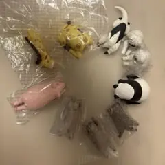 ガチャ　寝てる　動物