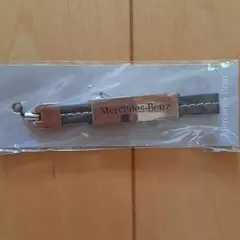 【新品・未使用】正規品　非売品　Mercedes-Benz ストラップ グレー