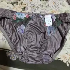 Item thumbnail for item 12a884c2-4a4c-4d30-8fe8-0a9eeee55129