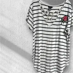 rue21 ストライプ Vネック Tシャツ M