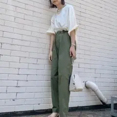 【新品未使用】Kastane バックジップデザインチノパンツ カーキ サイズ1