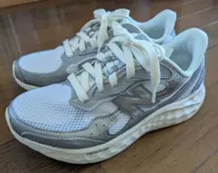 Item thumbnail for item 0325ed7a-afba-416d-95d0-e0dd470e8d1f