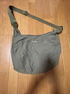 オリーブグリーン ショルダーバッグ