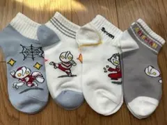 子供靴下　4足　ウルトラマン　キャラクター　かっこいい