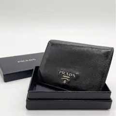 ✨美品✨PRADA プラダ 二つ折り財布 サフィアーノ ブラック メタルロゴ
