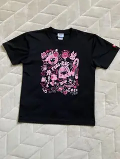 ブラック Tシャツ ピンクグラフィック