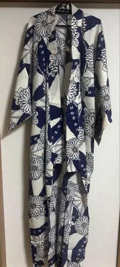 【値下げしました】浴衣　花柄　青　白