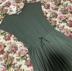 新品未使用　ikka プリーツワンピース