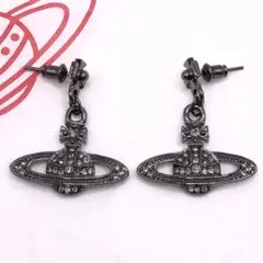 Vivienne Westwood ミニバスレリーフピアス ガンメタ