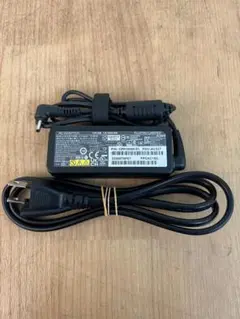 Fujitsu 純正AC ピン外径3mm 12v 3.0A FMV-AC337