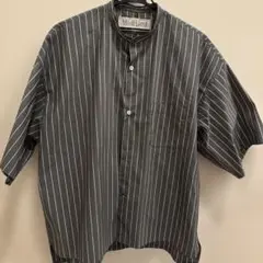 MidiUmi 半袖シャツ 黒と白のストライプ