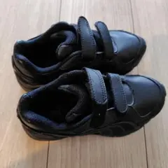Puma ブラック スニーカー