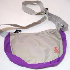 AIGLEナイロン製ベージュ紫サコッシュ