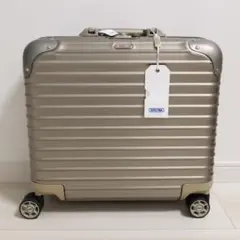 リモワ トパーズ チタニウム ビジネストローリー 26L 923.40.03.4