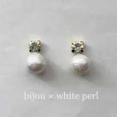 No.856:ビジュー×ホワイト淡水パールの華奢見え小ぶりイヤリング/ピアス