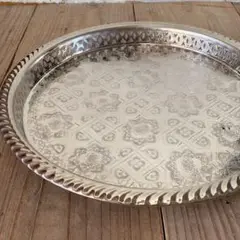 モロッコ製 ハンドメイド シルバーカラー 脚付きトレー（大）