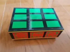 御免蒙の文字入り　グリーンとブラックの収納ボックス