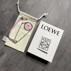 【人気】LOEWE メカノピン ブローチ ストラップ レザー ピンク 希少 小物