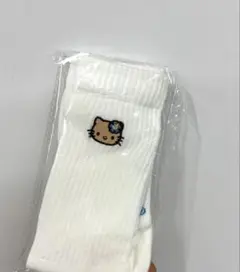 ローソン　ハローキティ　日焼けキティ　刺繡付きル一ズソックス