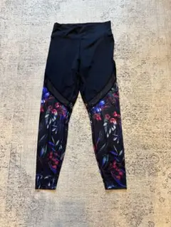Bershka 花柄プリント レギンス