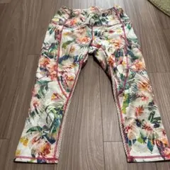 Item thumbnail for item f755e9fb-d294-4480-a9be-a4eec2f8378f