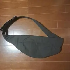 美品　ユニクロ　クロスボディバッグ　黒