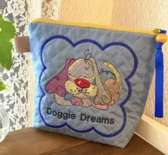 ロラライハリス★刺繍★オックスキルティング★マチありポーチ★いねむりわんこ