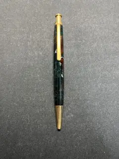 Item thumbnail for item fa98d600-3cc5-43a8-a9a5-874afac6956b