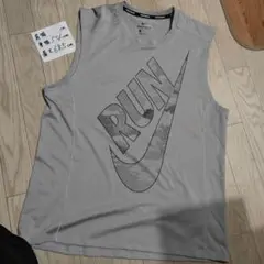 NIKERUNNING　ナイキランニング　タンクトップ　トレーニングウェア