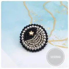 ビーズ刺繍　ブローチ