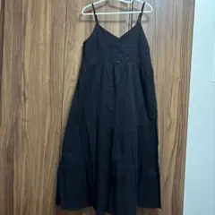 ユニクロ ブラックキャミワンピース