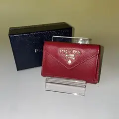 Prada 極美品 赤 折り財布 サフィアーノ メタル ミニウォレット プラダ