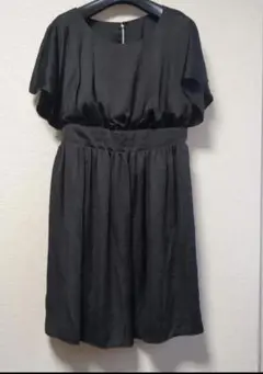 ロペピクニック　黒ワンピース