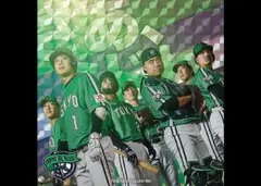 ヤクルト　TOKYO燕プロジェクト　オリジナルホログラムステッカー