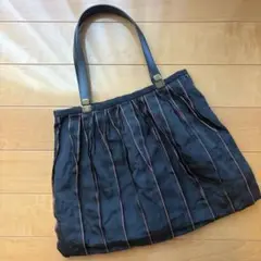 【大容量】トートバッグ 黒×赤ストライプ シンプル 布製 肩掛け◎