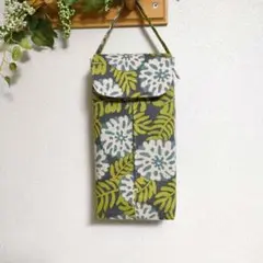 ティッシュカバー　北欧花柄