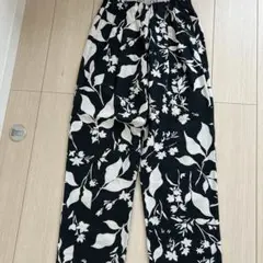 アーバンリサーチドアーズ　リネンレーヨンフラワーパンツ