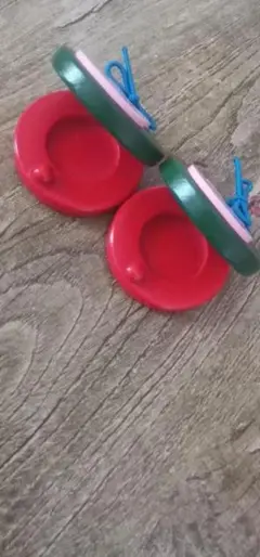 フラメンコ カスタネット 赤と緑