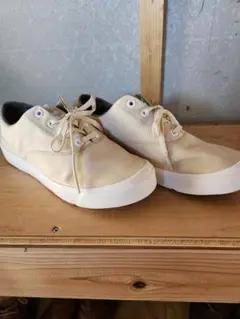 Columbia ベージュ ローカットスニーカー