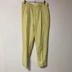 シューラルー　淡い黄色 プリーツ入り スラックス