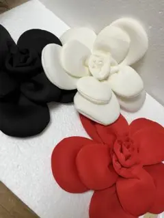 大きなお花のモチーフ❗️サイズミスで購入 直径20㎝、使いみちが、(^_^;)