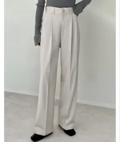 ワイドパンツ　アイボリー
