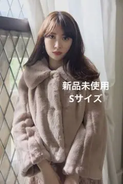 新品未使用 Herlipto Winter Love Faux Fur Coat
